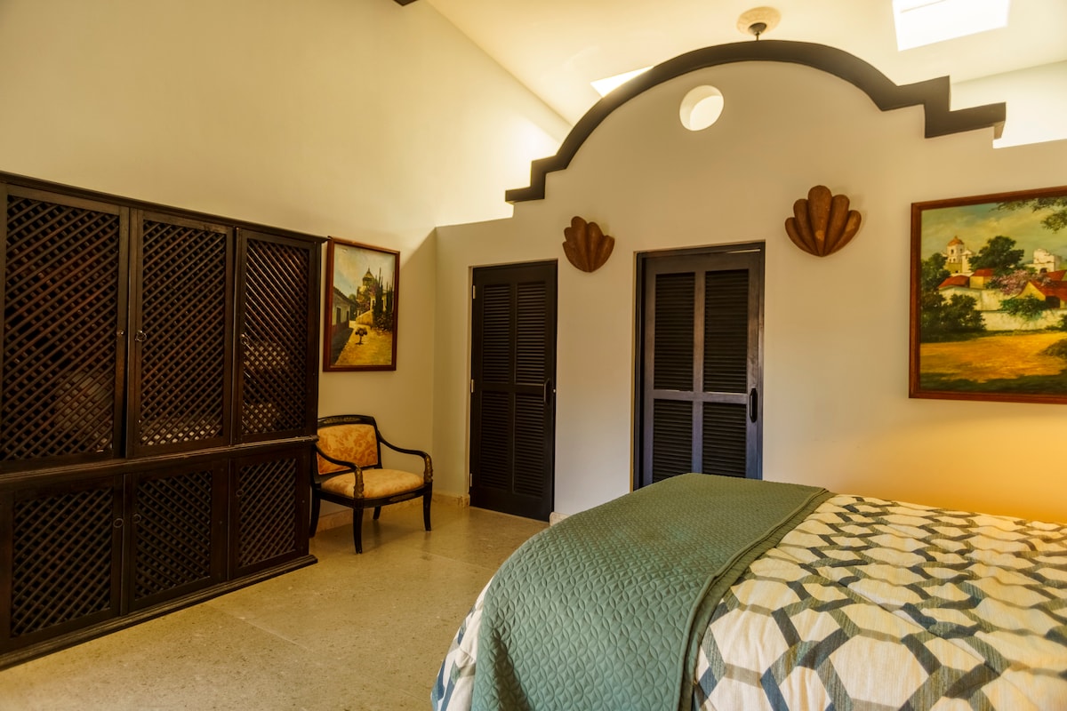 Bedroom 1 image 3