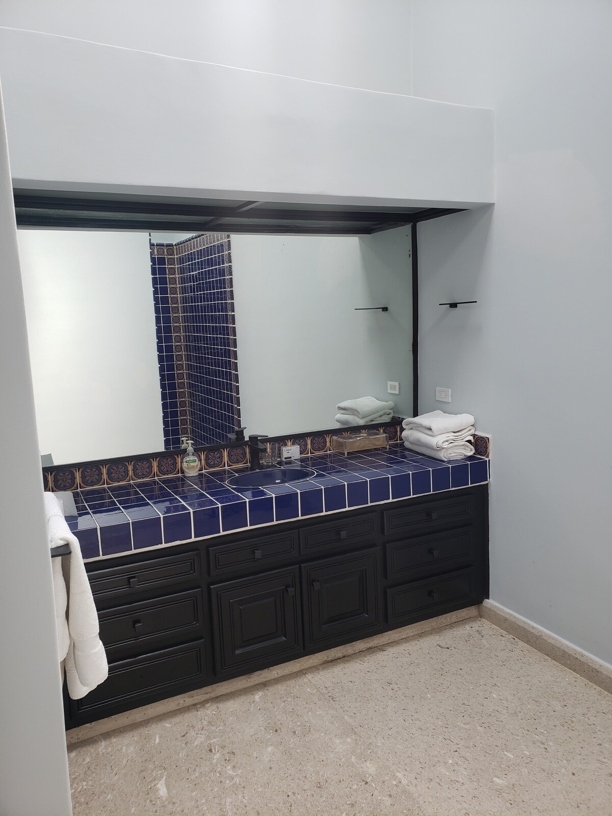 Full bathroom 3 image 1
