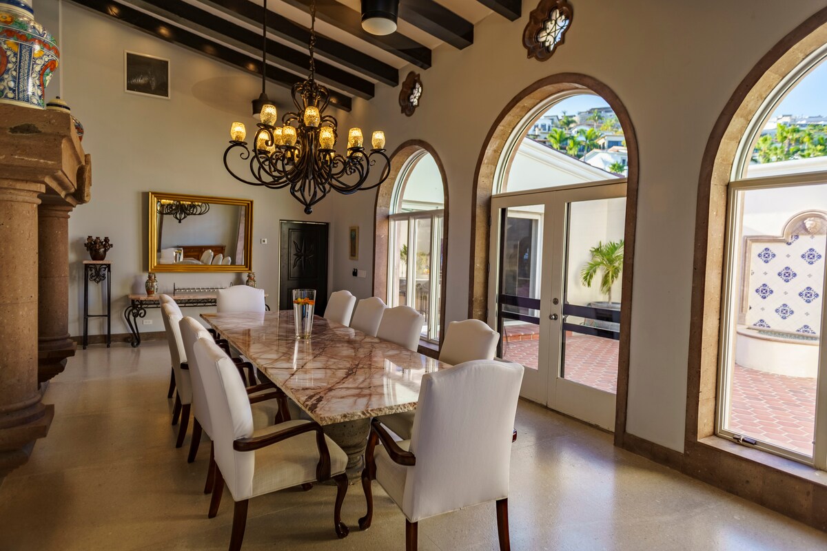 Dining area image 2