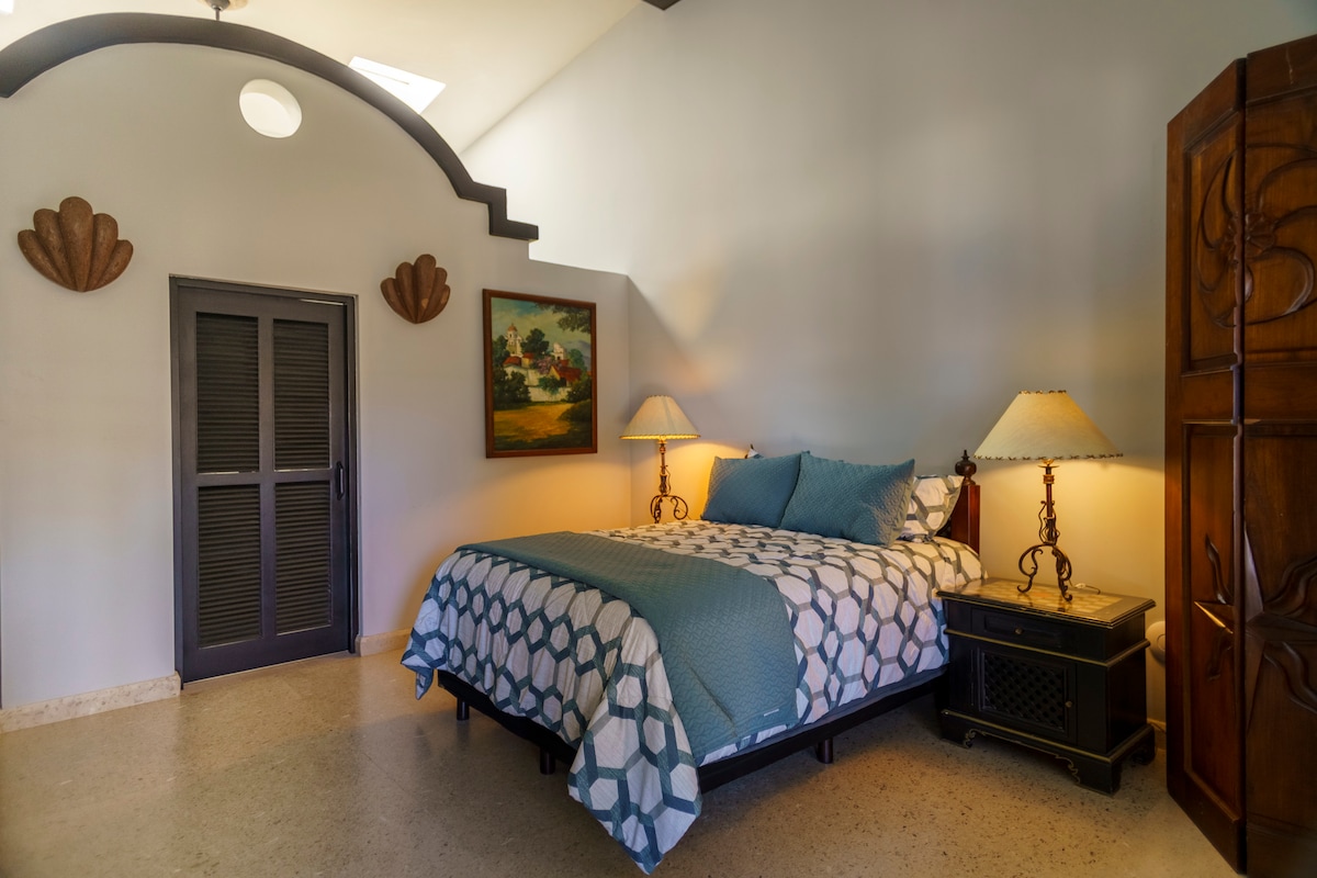 Bedroom 1 image 2