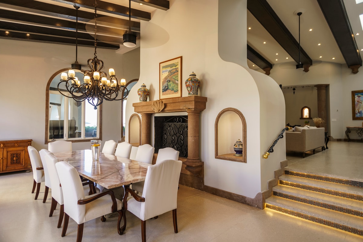 Dining area image 1