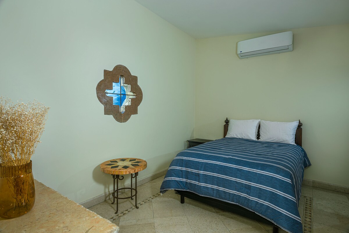 En-suite bathroom at Villa Tortuga, a beachfront villa in Punta Bella, Los Cabos.