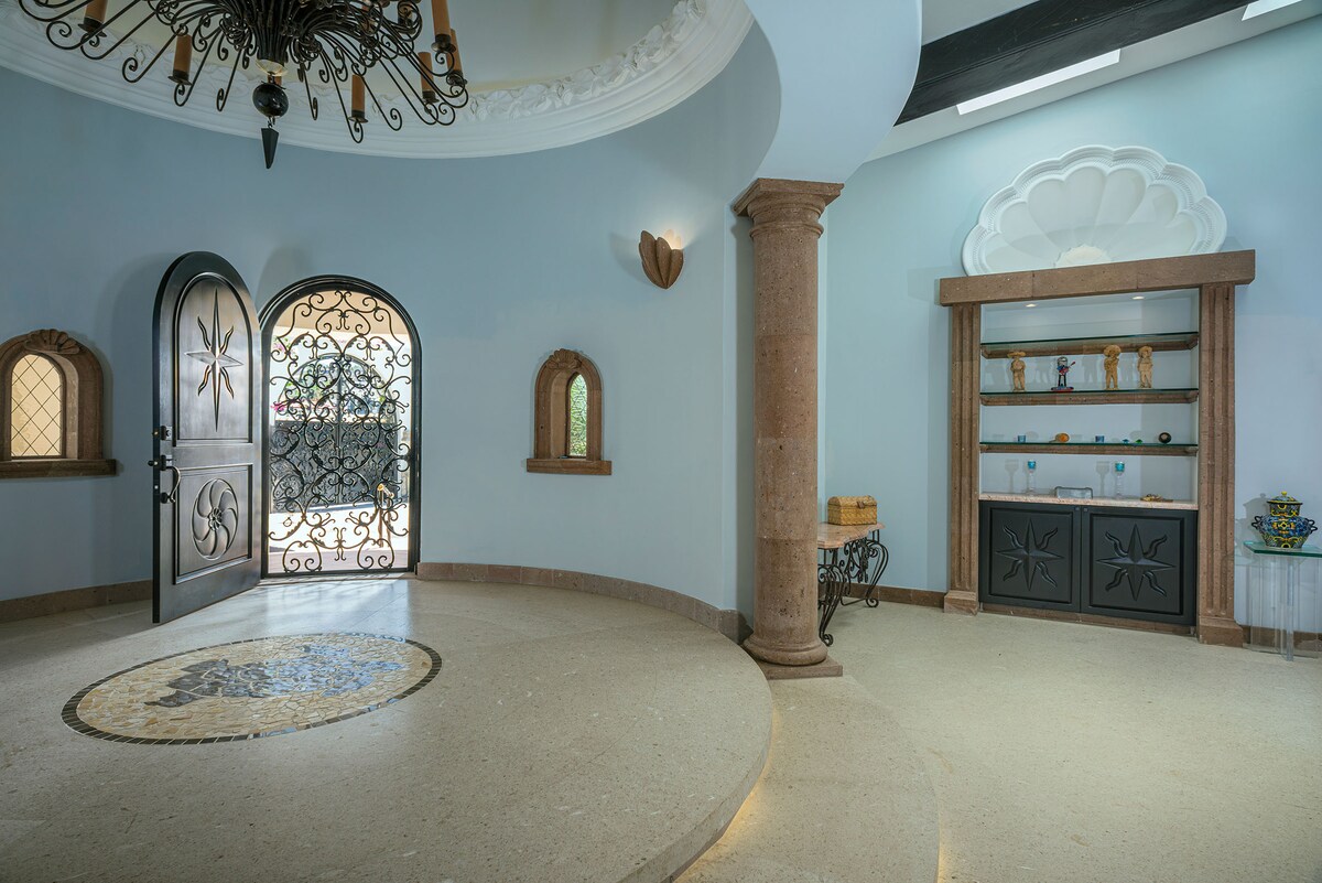 Interior living space at Villa Tortuga, Punta Bella, Los Cabos.