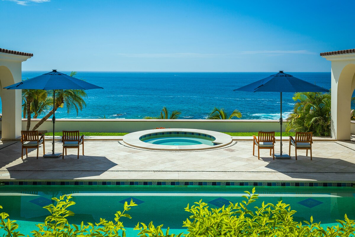 Private pool overlooking the ocean at Villa Tortuga, Punta Bella, Los Cabos.