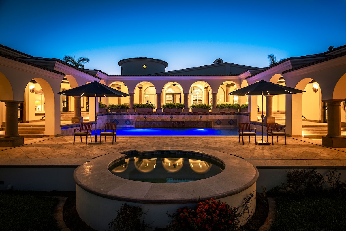 Living and dining area at Villa Tortuga in Punta Bella, Los Cabos.