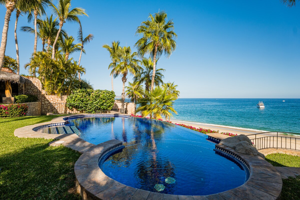 Relaxing pool