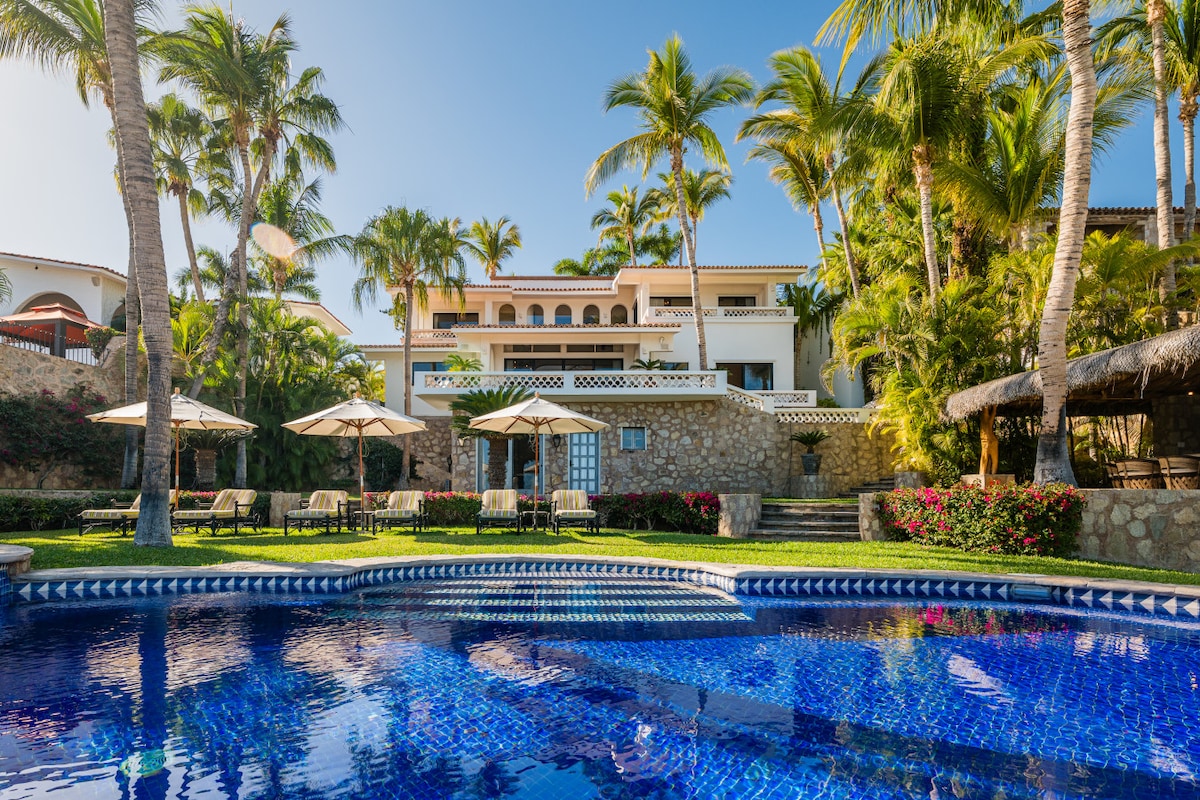 Relaxing pool