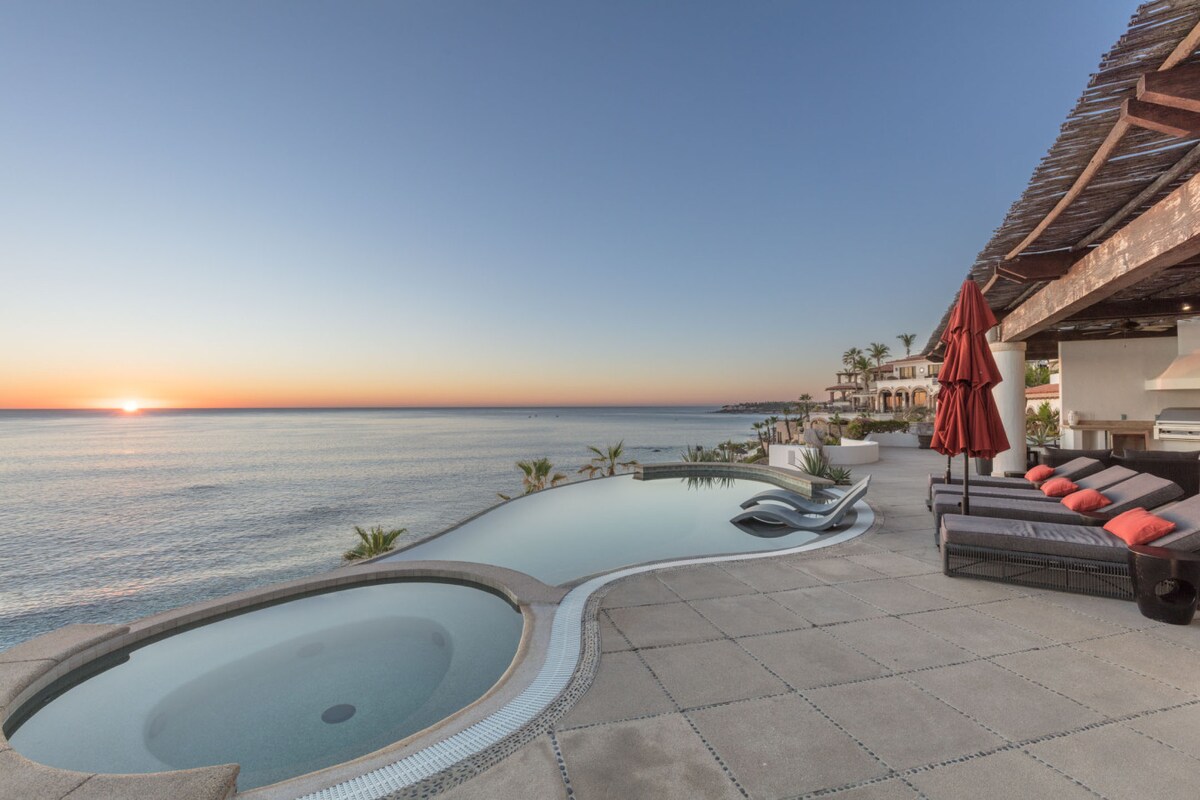 Upper Deck plunge pool