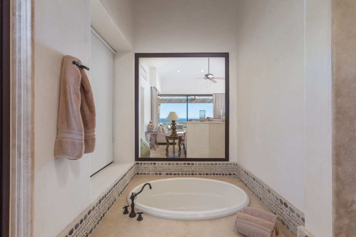 Master 1 Bath Hot Tub