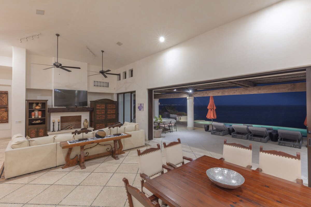 Living-Dining Area