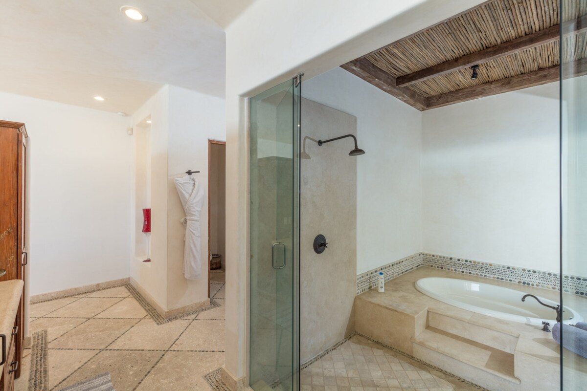 Bedroom 4 Bathroom