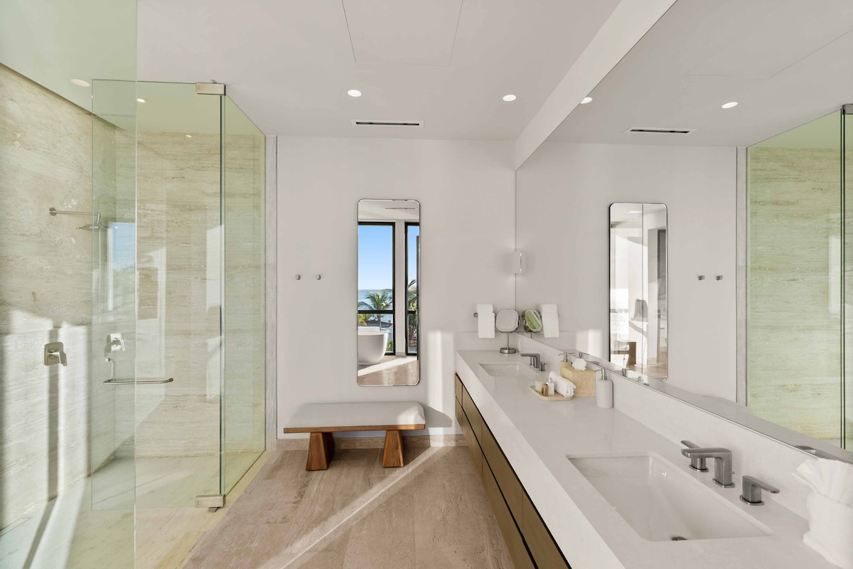 Full bathroom 2 image 2