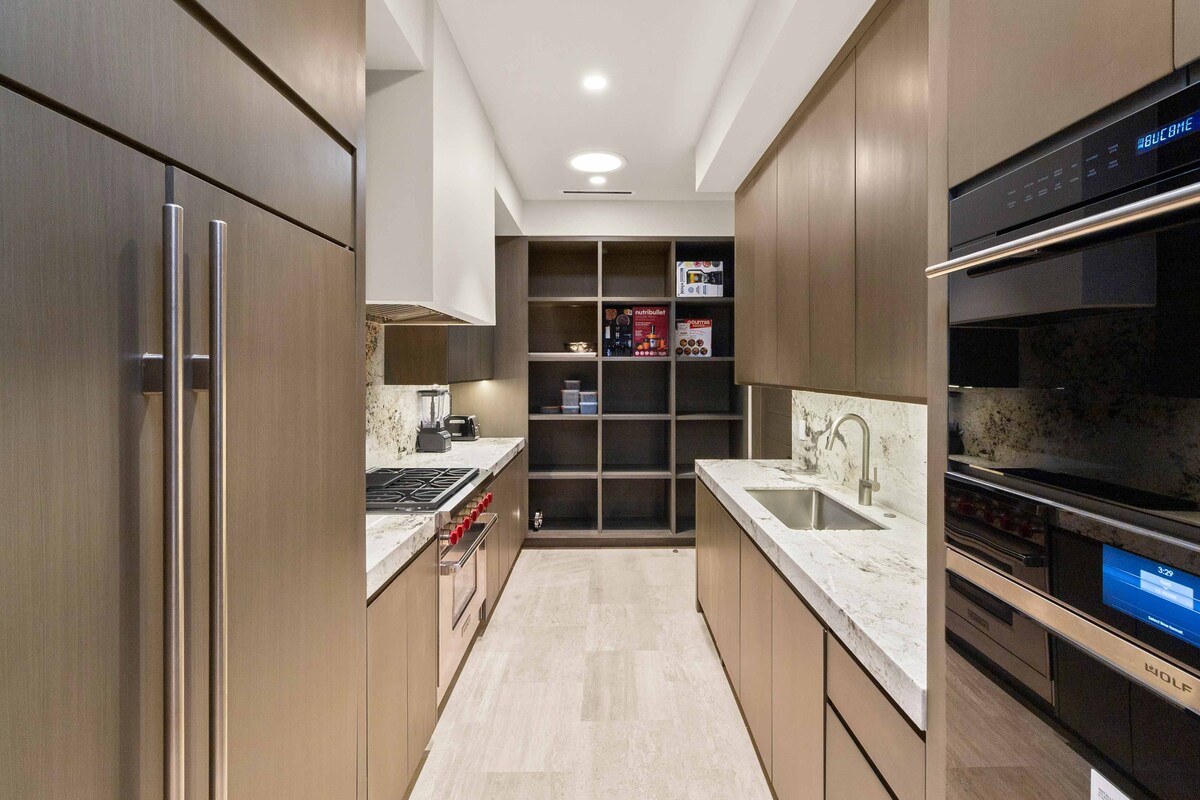 Full kitchen image 1