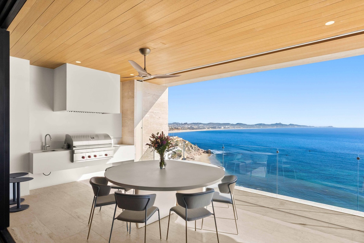 Dining area image 3