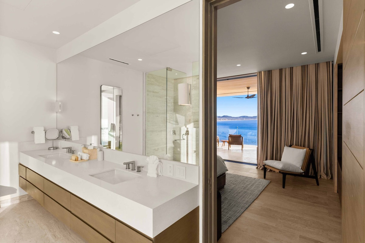 Full bathroom 1 image 1