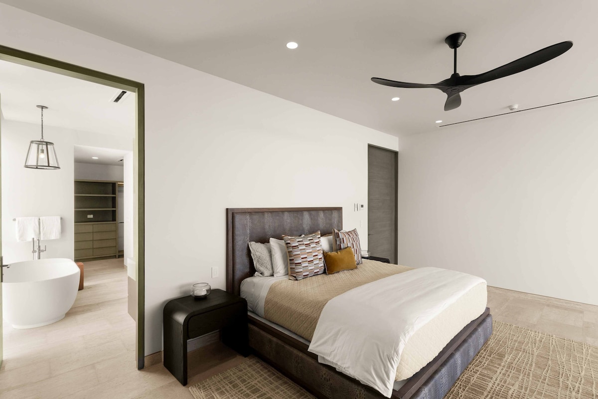 Bedroom 3 image 2