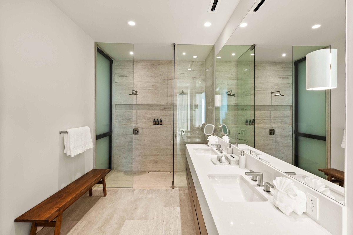 Full bathroom 3 image 1