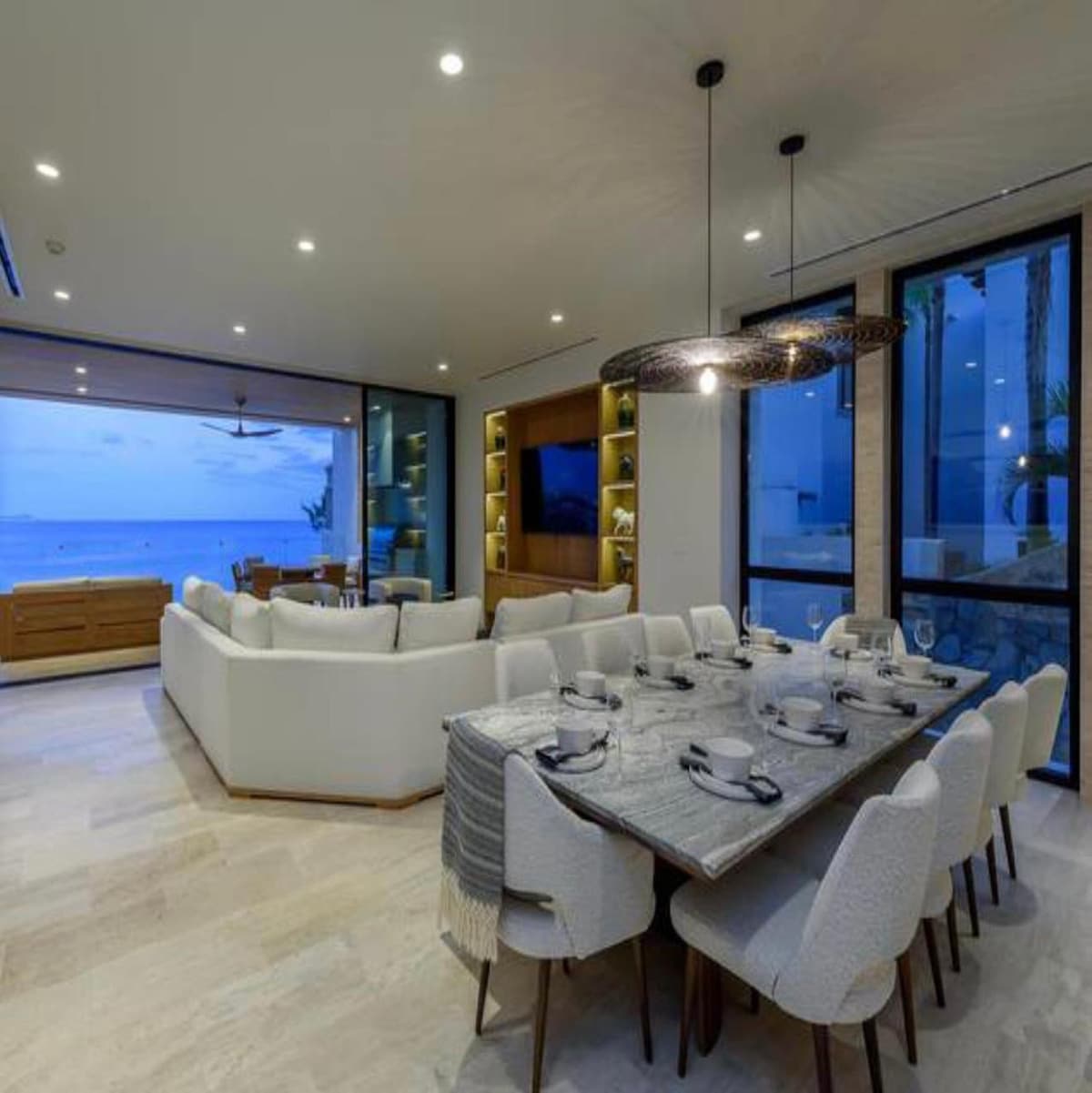 Dining area image 6