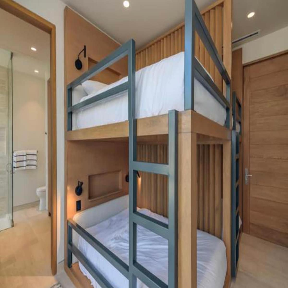 Bedroom 3 image 2