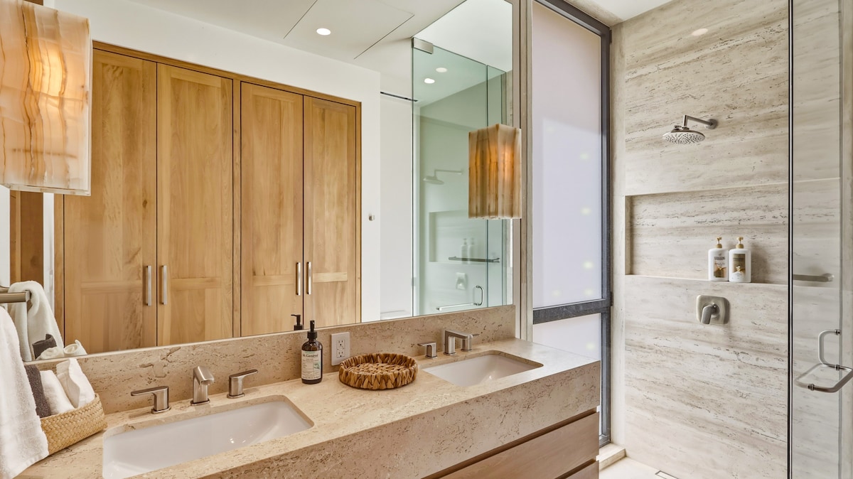 Full bathroom 1 image 3