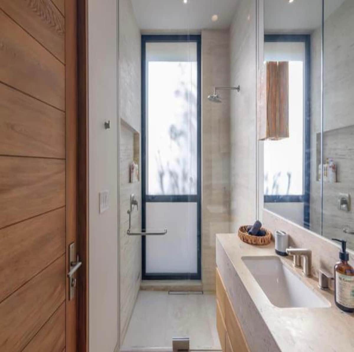 Full bathroom 2 image 1