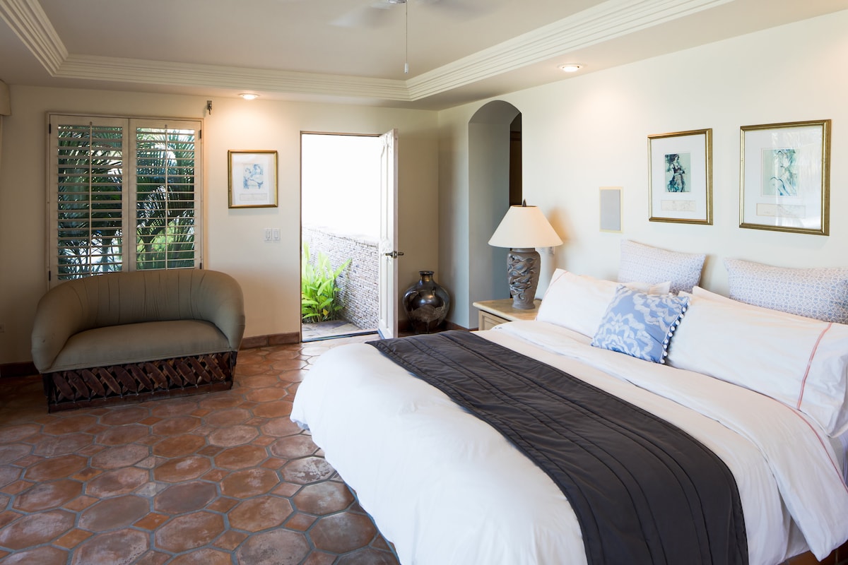 Ocean View Honeymoon Suite ❤️