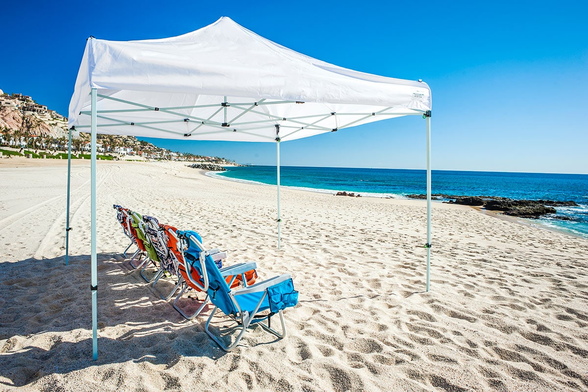 Villa Paraiso Cabo tent with chairs waterfront