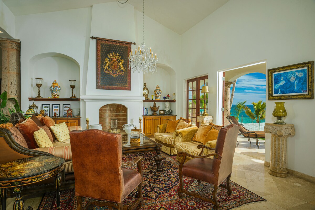 Villa Paraiso Cabo fireplace room