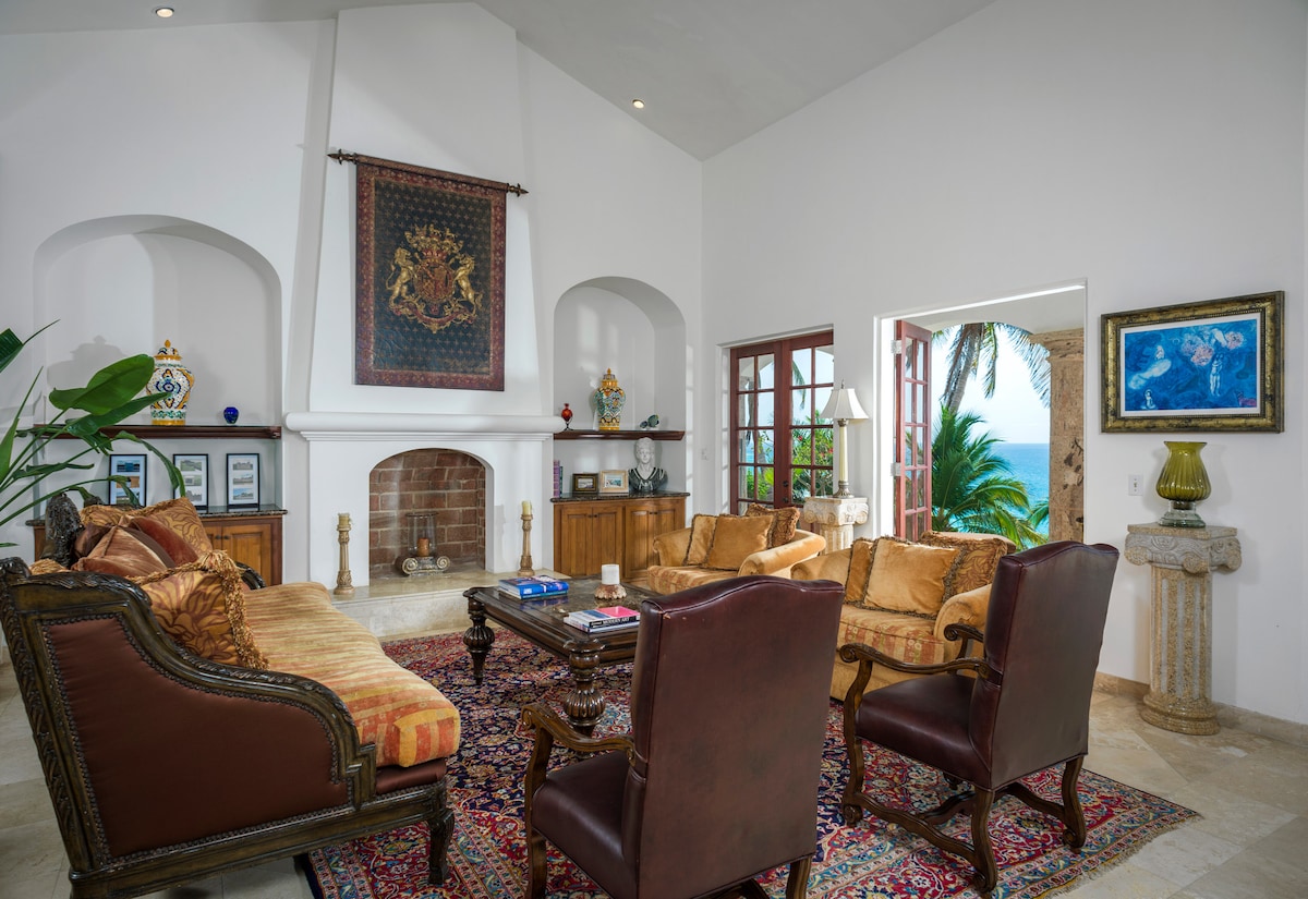 Villa Paraiso Cabo living room couch
