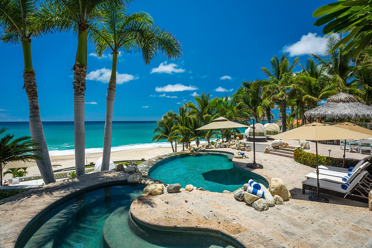 Swimming pool and jacuzzi steps from the sand at Casa Edwards, beachfront villa in Palmilla