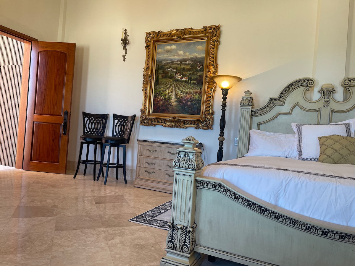 Villa Paraiso Cabo waterfront suite bedroom