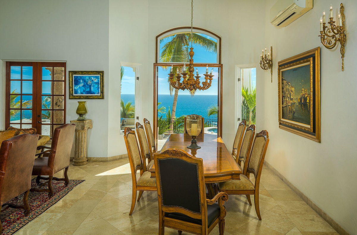 Villa Paraiso Cabo dining with ocean view
