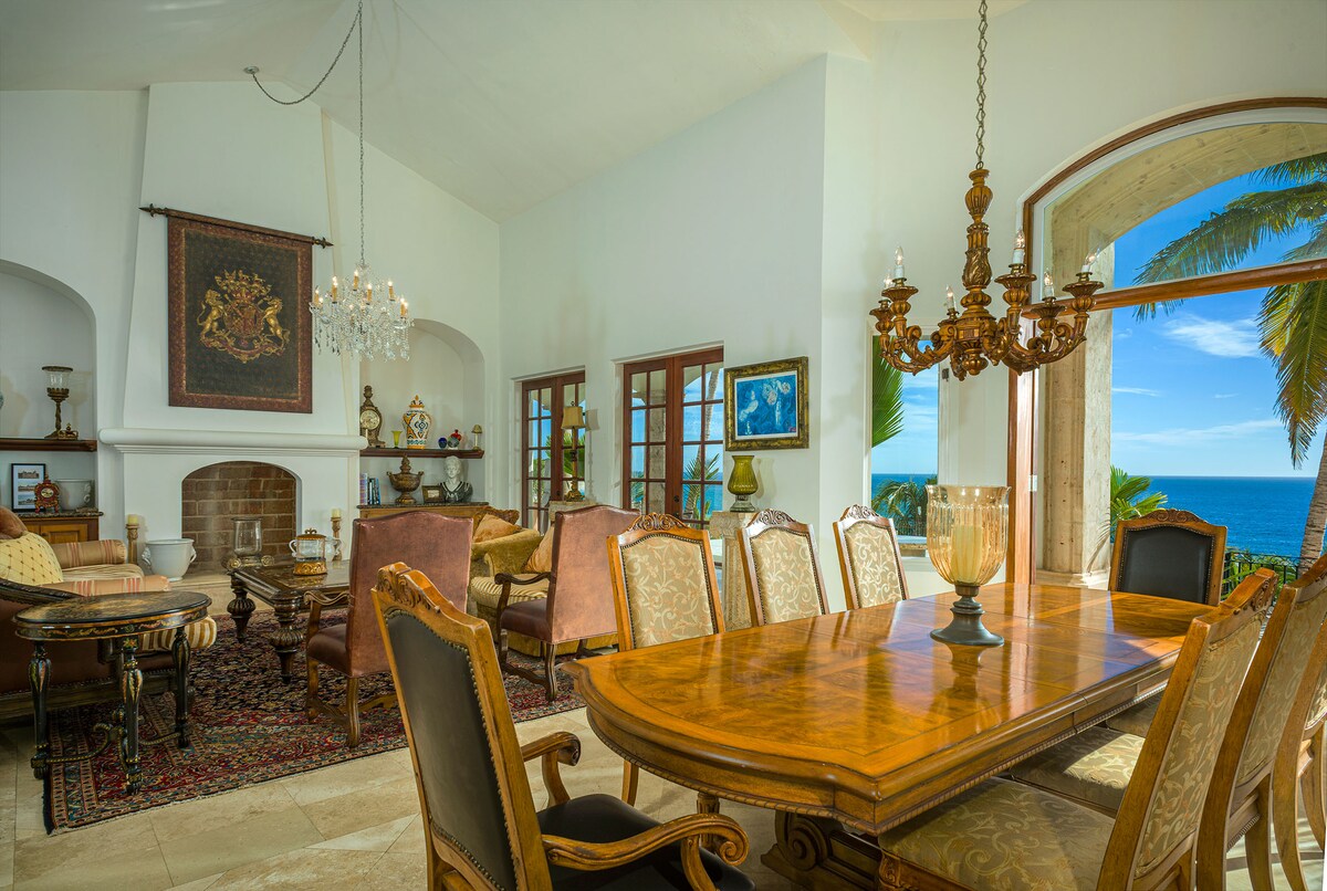 Villa Paraiso Cabo large Dining room