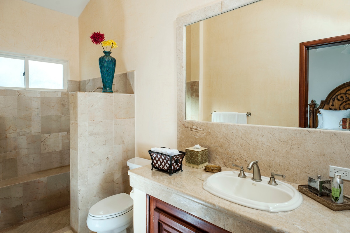 Bath Bedroom 3
