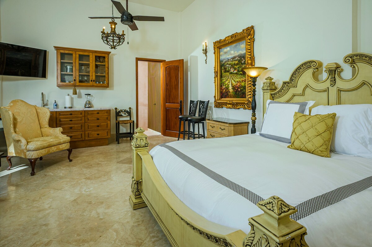 Villa Paraiso Cabo waterfront suite large bedroom area