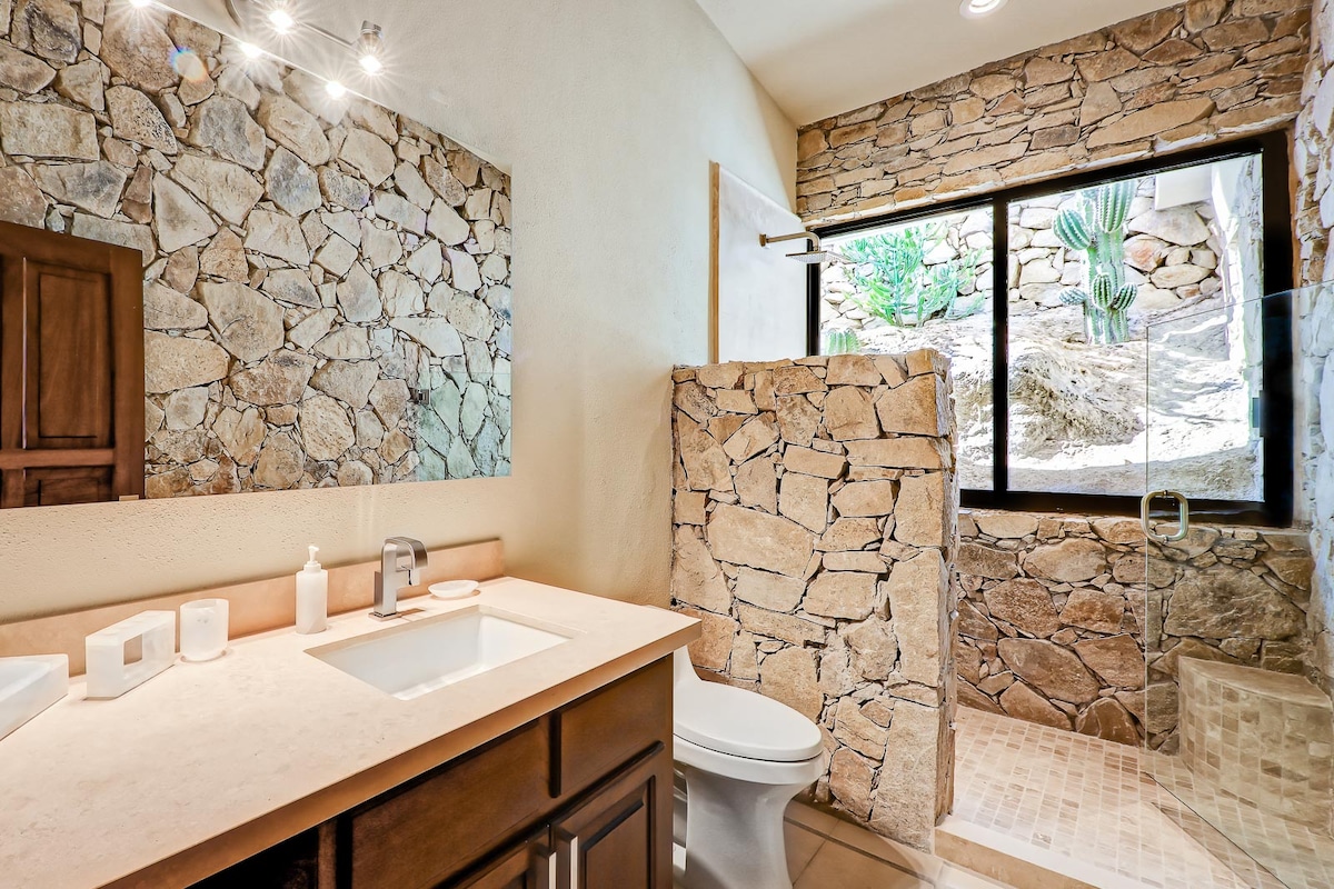Full bathroom 2 image 3
