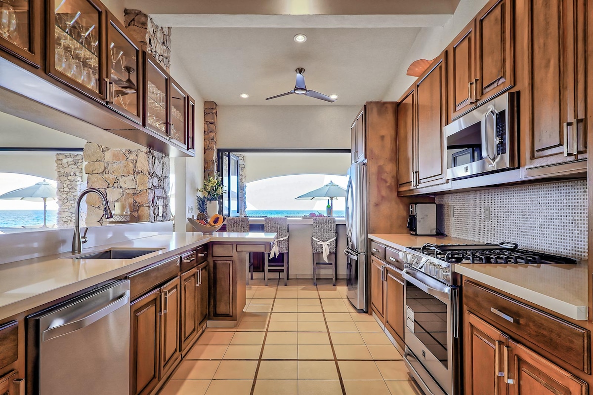 Full kitchen image 2
