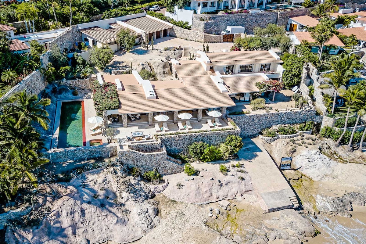 Exterior 2 image 3