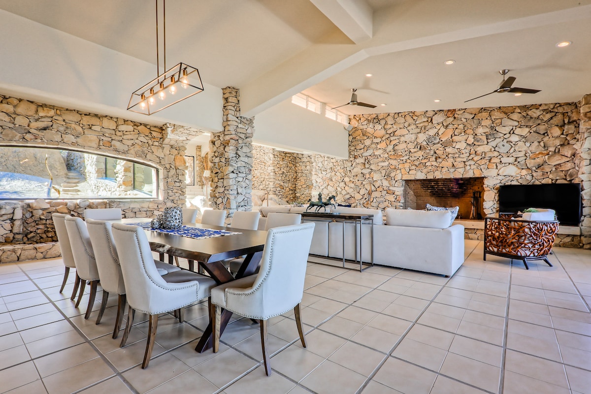 Dining area image 1