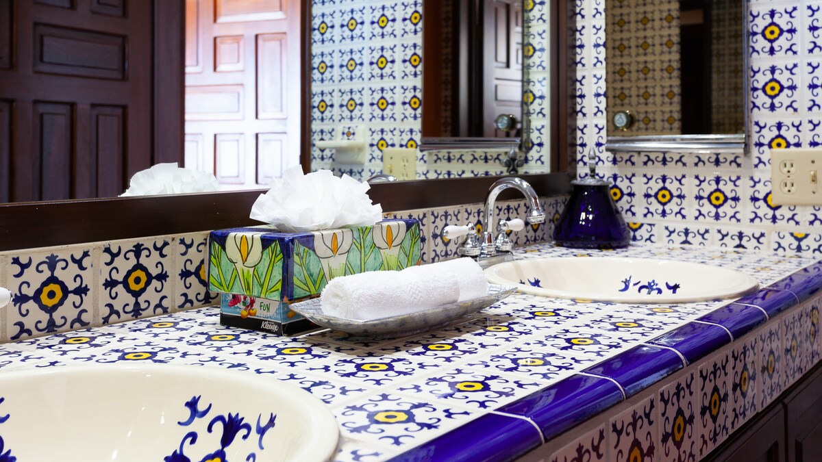 Villa Pacifica - Bathroom