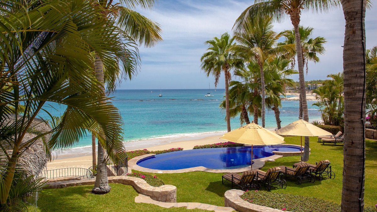 Villa Pacifica - Stunning arial capture of ocean from villa pool