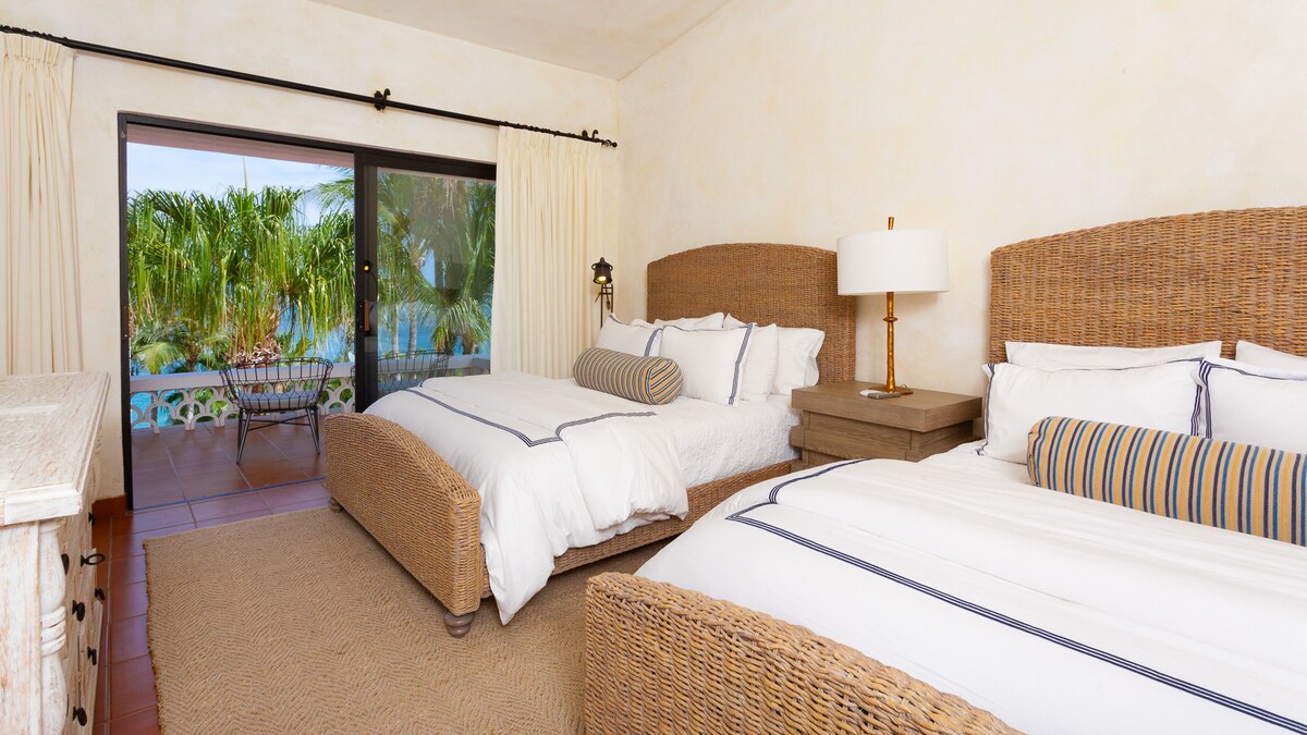Villa Pacifica - Bedroom suite