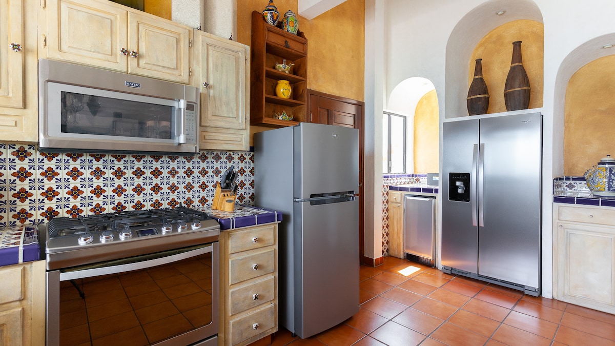 Villa Pacifica - Kitchen