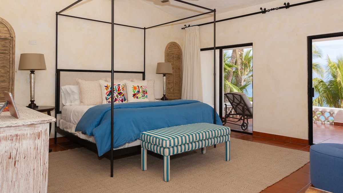 Villa Pacifica - Primary bedroom