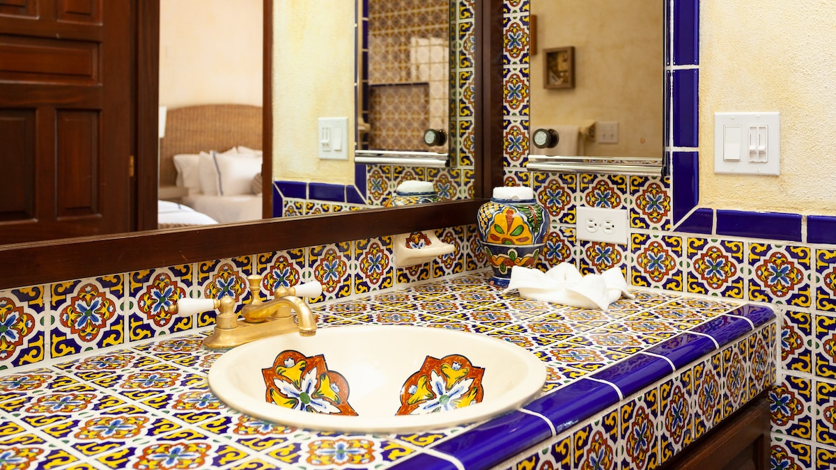 Villa Pacifica - Primary bathroom