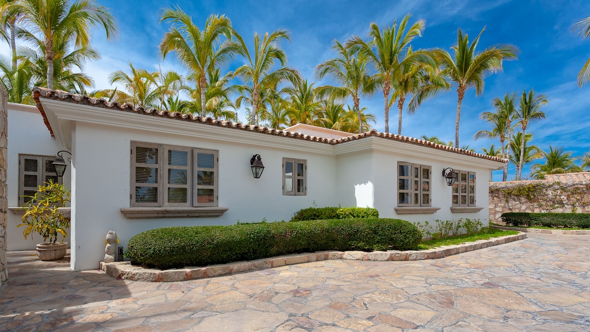 Villa Pacifica - Separate casita on property