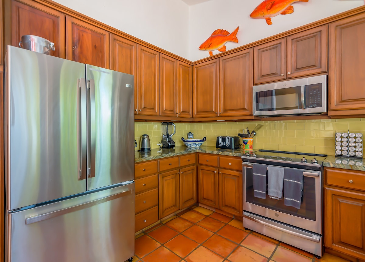 Full kitchen image 3
