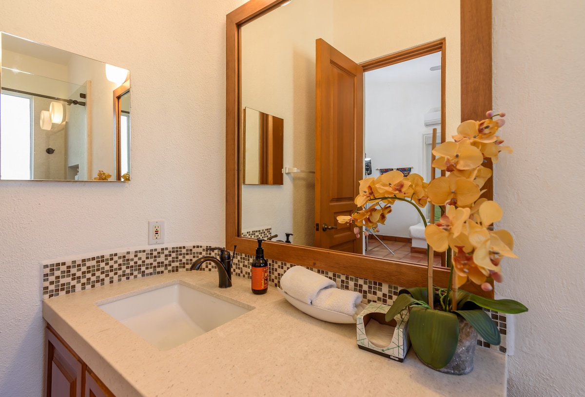Full bathroom 4 image 2