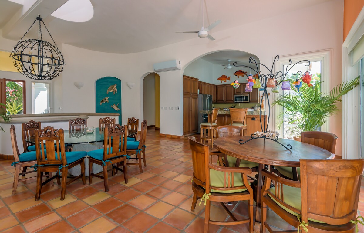 Dining area image 3