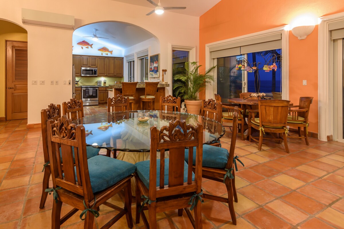 Dining area image 5